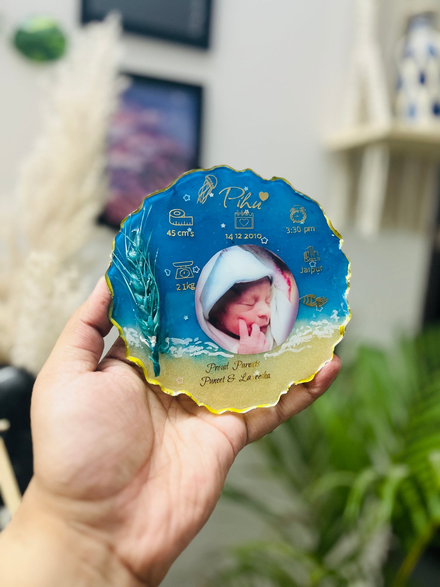 New Born Rectangular And Circle Resin Art